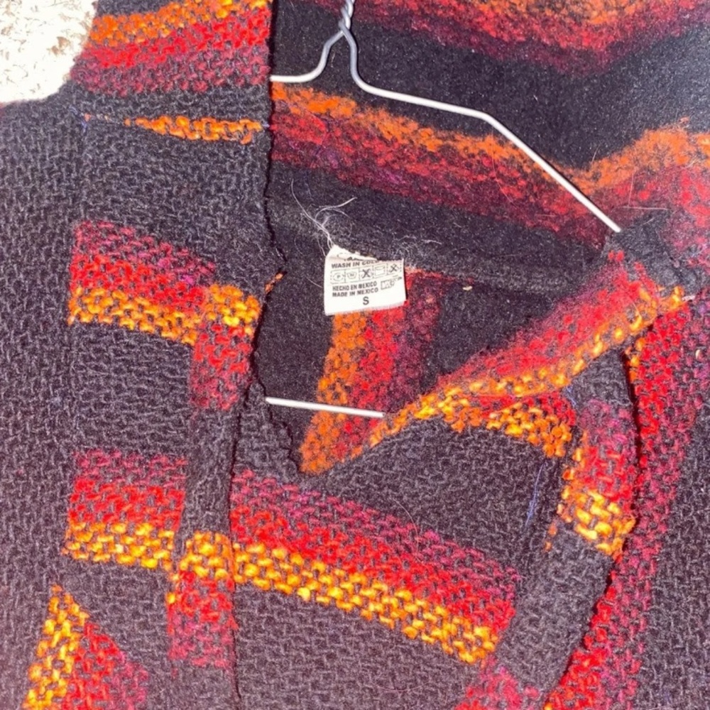 pullover - Picture 3 of 3